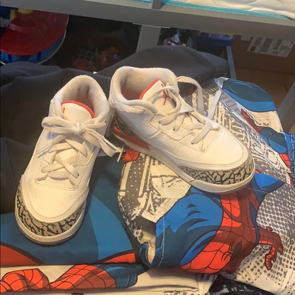 Shoes - Picture 3 of 4